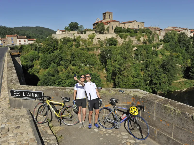 Cycliste à Vielle-Brioude
