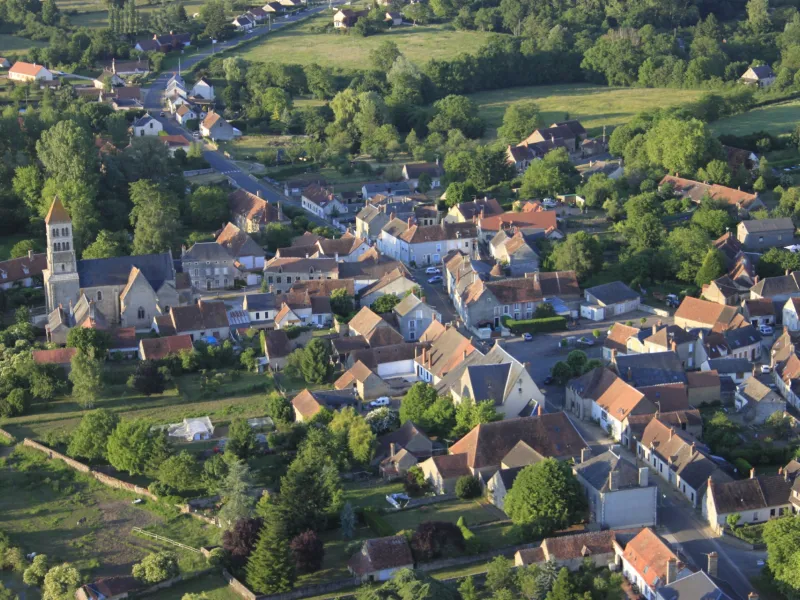 Village à Germigny d'Exempt