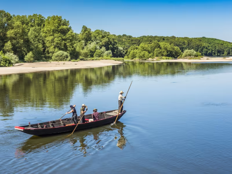 Toue sur l'Allier au Veurdre