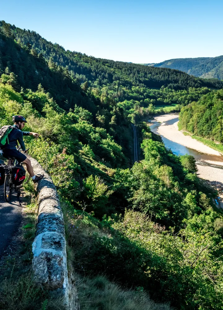 Via Allier à vélo dans les Gorges de l'Allier