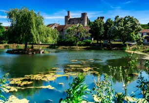 Billy and its fort above the Allier River 